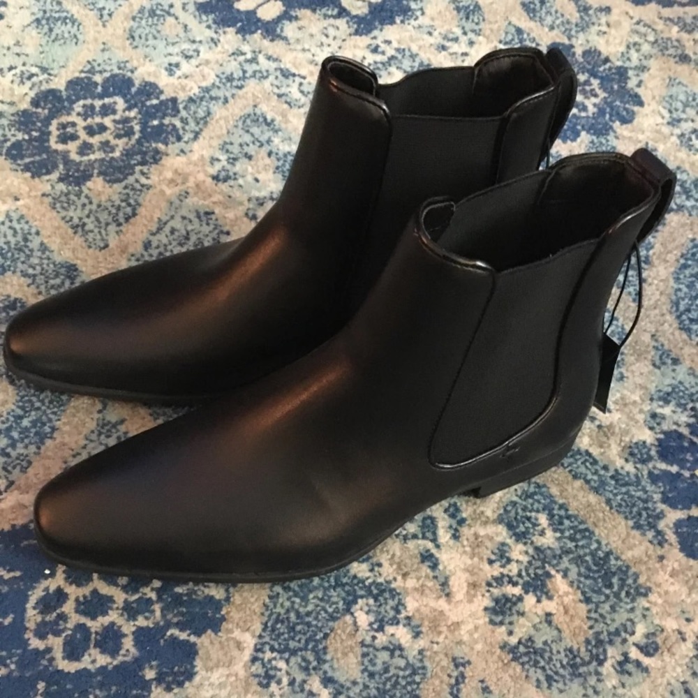 Express Men’s black boots size 9